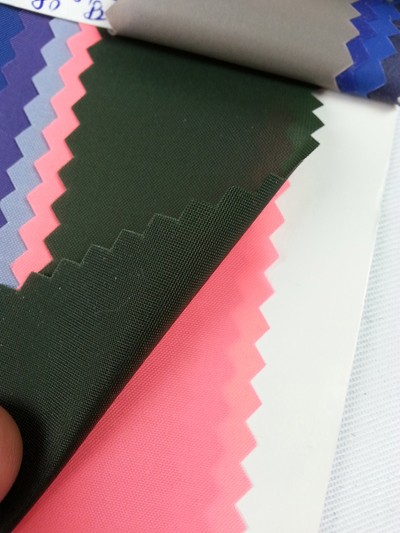 HK-LMSG 風褸布 300T 消光防絨 細節-3